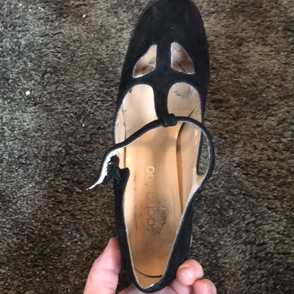 Heels - Picture 3 of 4